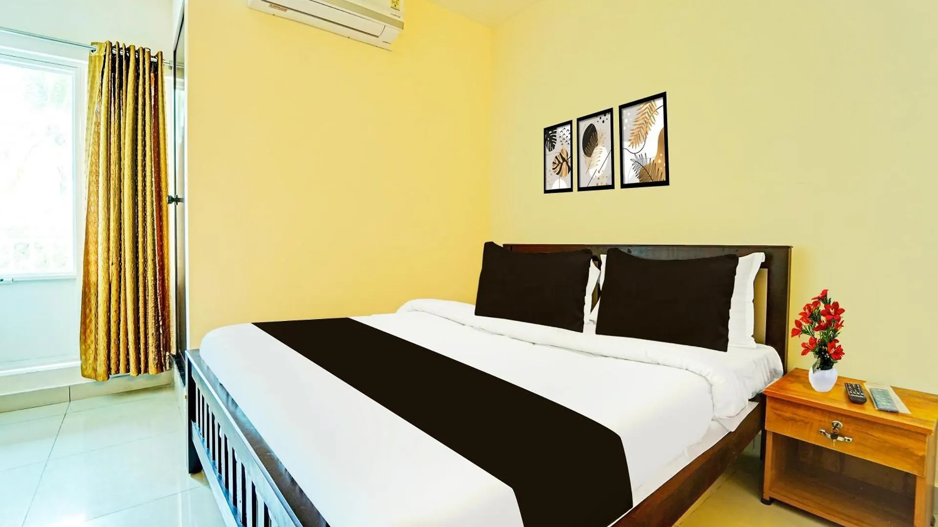 Hotel Super Collection O Kureepuzha Kollam