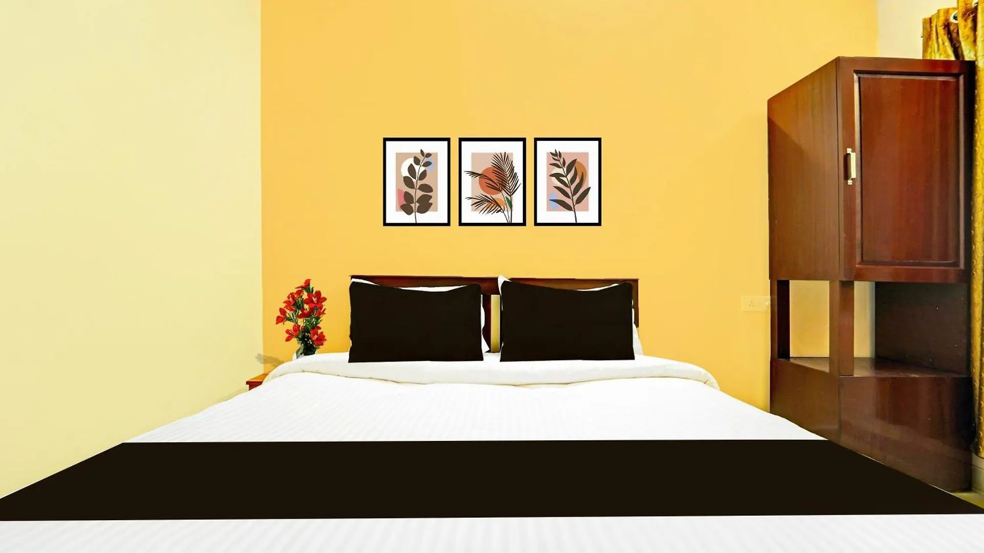 Hotel Super Collection O Kureepuzha Kollam
