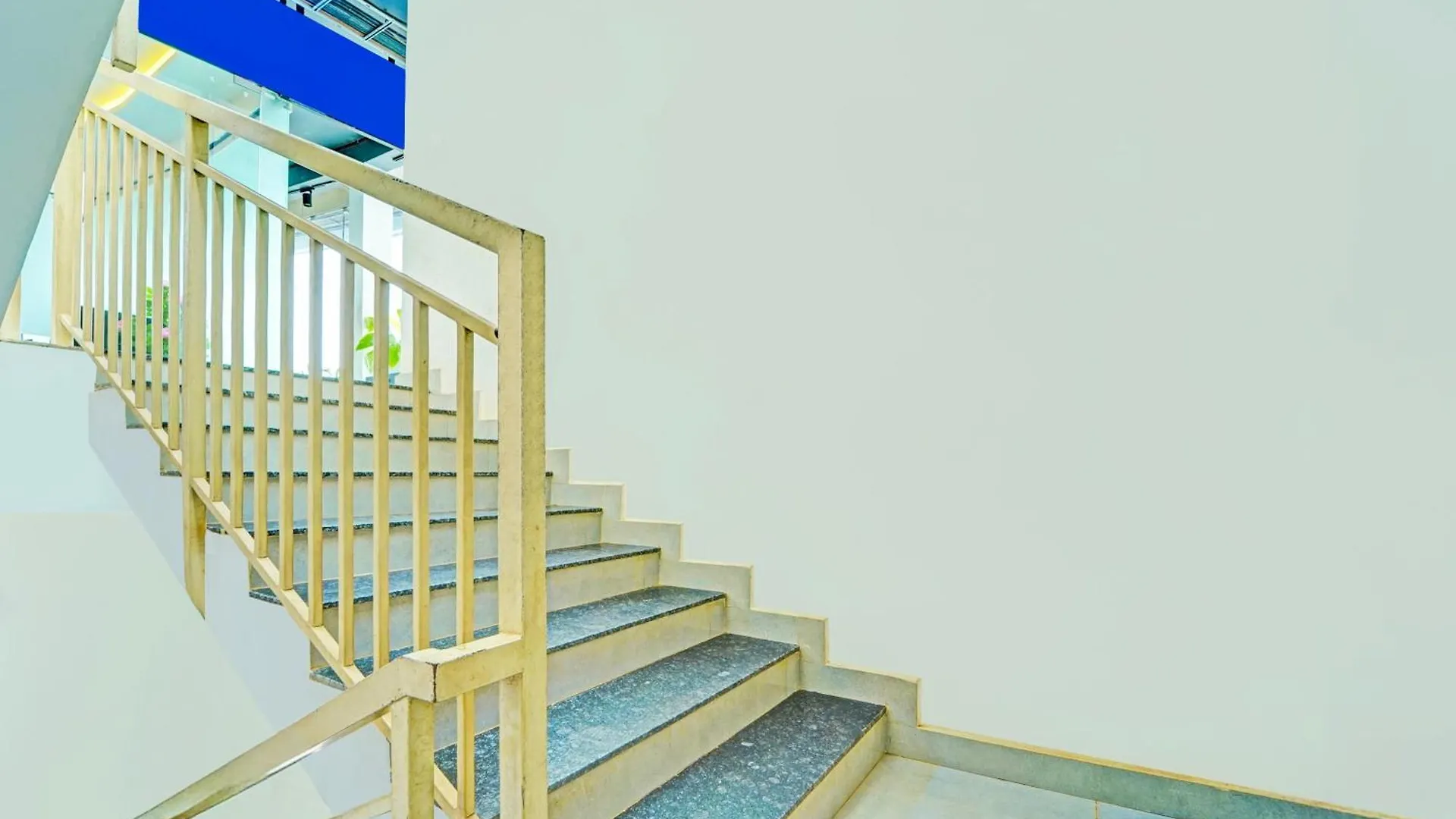 Hotel Super Collection O Kureepuzha Kollam Indien
